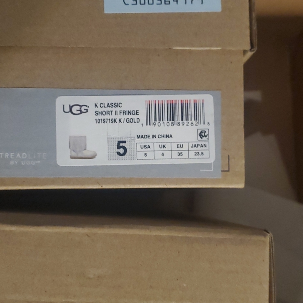 UGG SHORT II FRINGE BOOTS - Picture 10 of 12